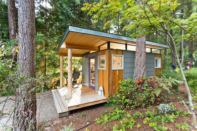 Small minimalist detached studio / workshop shed photo in Seattle
