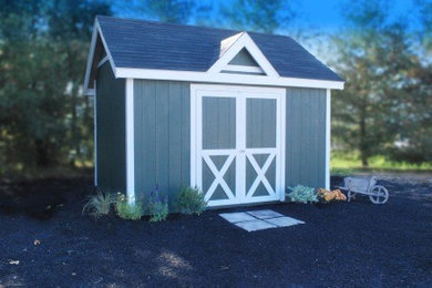 インディアナポリスにあるトラディショナルスタイルのおしゃれな物置小屋・庭小屋の写真