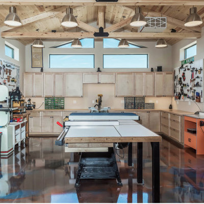 Inspiration for a large cottage detached studio / workshop shed remodel in Phoenix