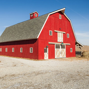 Gambrel Horse Barn in Nebraska