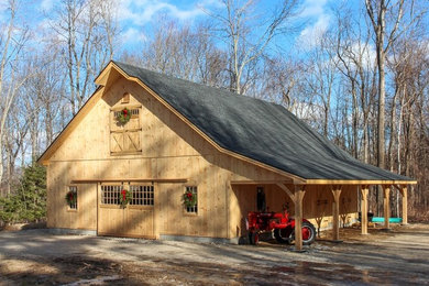 Large cottage detached barn photo in New York