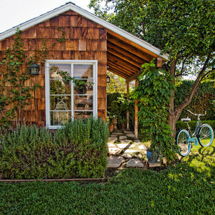 Elegant detached shed photo in Los Angeles