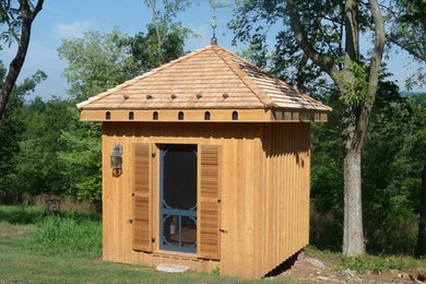 ワシントンD.C.にあるトラディショナルスタイルのおしゃれな物置小屋・庭小屋の写真