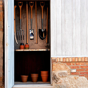 Inspiration for a rustic garden shed remodel in Chicago