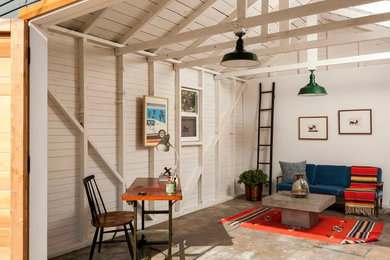 Example of an eclectic shed design in Los Angeles