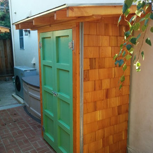 Design ideas for a mid-sized arts and crafts detached garden shed in San Francisco.