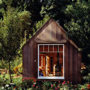 Design ideas for a small rustic detached guesthouse in San Francisco.