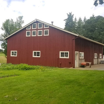 Large Red Barn in Dayton, OR