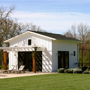 This is an example of a mid-sized country detached granny flat in San Francisco.