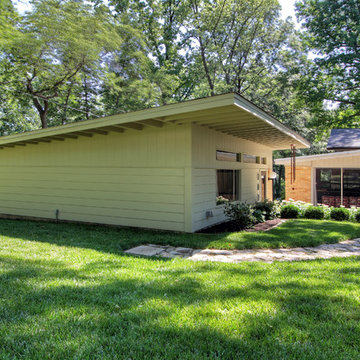 Modern Detached Garage