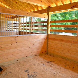 Design ideas for a large traditional detached barn in Nashville.