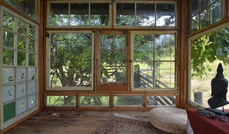 My Houzz：リサイクル材料＆DIYで建てた、光と風があふれる「窓の小屋」