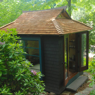 Design ideas for a small asian detached studio in New York.