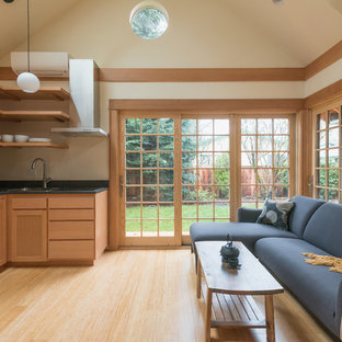 Photo of an asian detached granny flat in Portland.