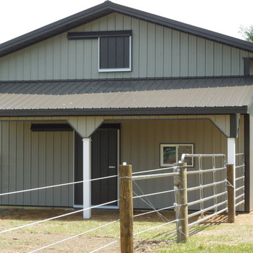 Post frame horse barn