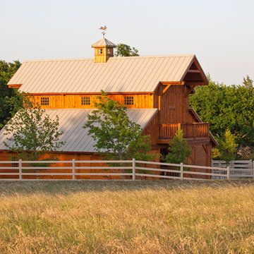Raised Center Barn in Texas