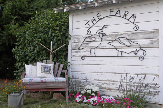 Farmhouse Shed by Sarah Greenman