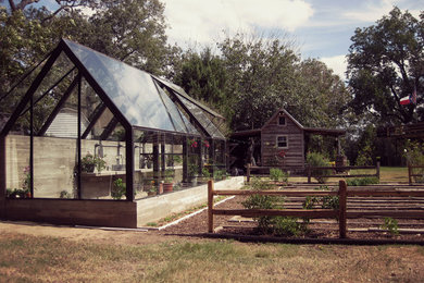 Trendy greenhouse photo in Austin