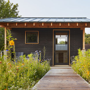 Scandinavian detached shed and granny flat in Minneapolis.