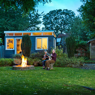 Design ideas for a mid-sized modern detached studio in Seattle.