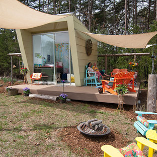 Design ideas for a small eclectic detached granny flat in Charlotte.