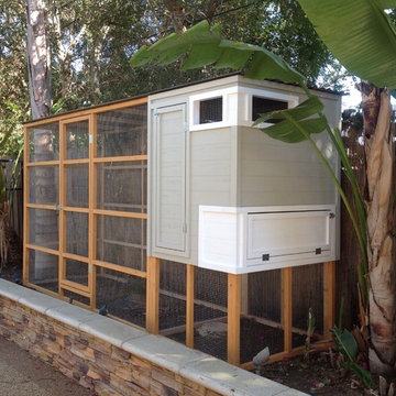 Sleek Beach Garden Chicken Coop With Run