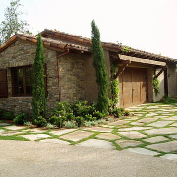 tuscan, stone, flagstone motorcourt
