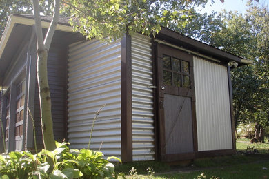 クリーブランドにあるトラディショナルスタイルのおしゃれな物置小屋・庭小屋の写真
