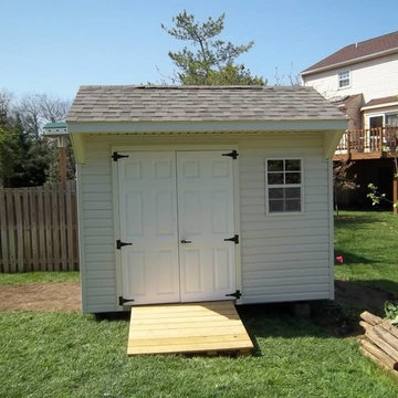 Vinyl Quaker Sheds