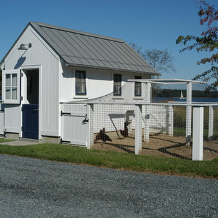 This is an example of a mid-sized country detached barn in DC Metro.