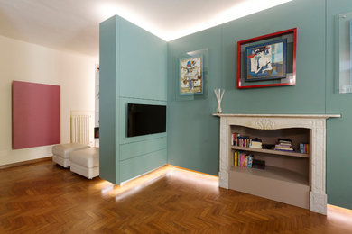 Inspiration for a contemporary living room in Turin.