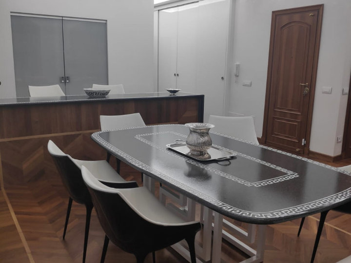 Home Bar - Contemporary Living Room