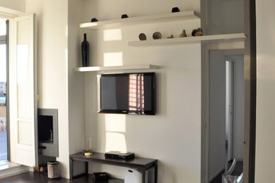 Photo of a contemporary living room in Rome.