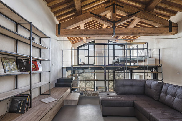 Landhausstil Wohnzimmer by ora architetti