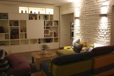 Cette image montre une salle de séjour design.