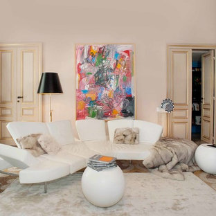 Idee per un soggiorno contemporaneo chiuso con sala formale e pareti beige
