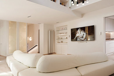Minimalist living room photo in Rome