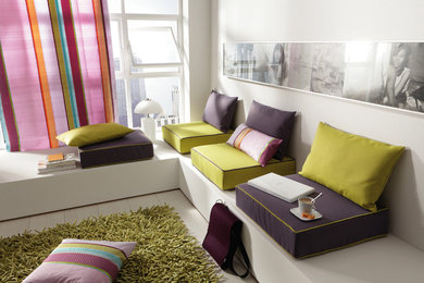 Design ideas for a modern living room in Milan.