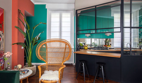 Houzz Tour: Strong Colours Give a Simple Flat a Bold New Look