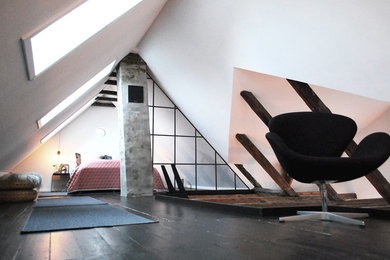コペンハーゲンにあるインダストリアルスタイルのおしゃれな寝室のレイアウト
