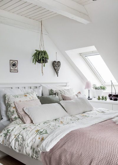 Scandinavian Bedroom by Heidi Jørgensen