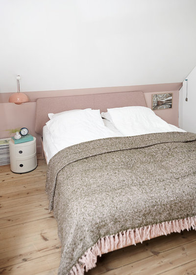 Modern Bedroom by Mia Mortensen Photography