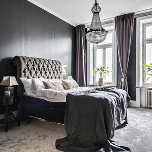 Idéer för stora vintage huvudsovrum, med svarta väggar, heltäckningsmatta och grått golv
