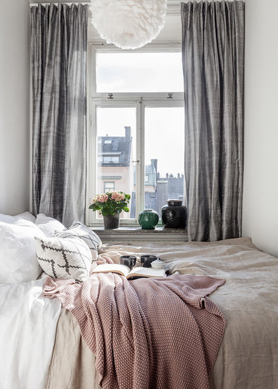 Scandinavian Bedroom by af Segerstad Interiör