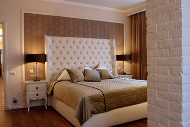 モスクワにあるトランジショナルスタイルのおしゃれな寝室のインテリア