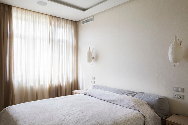 Contemporary Bedroom by Ariana Ahmad Interior Design