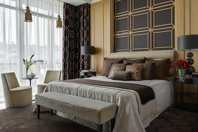 Свежая идея для дизайна: хозяйская спальня: освещение в стиле неоклассика (современная классика) с ковровым покрытием и коричневым полом - отличное фото интерьера