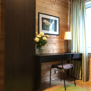 Foto de dormitorio principal, pequeño, con suelo de madera pintada