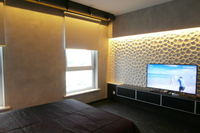 Свежая идея для дизайна: хозяйская спальня среднего размера в современном стиле с серыми стенами, полом из керамогранита и черным полом - отличное фото интерьера
