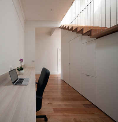 Contemporary Staircase by Chan Architecture Pty Ltd